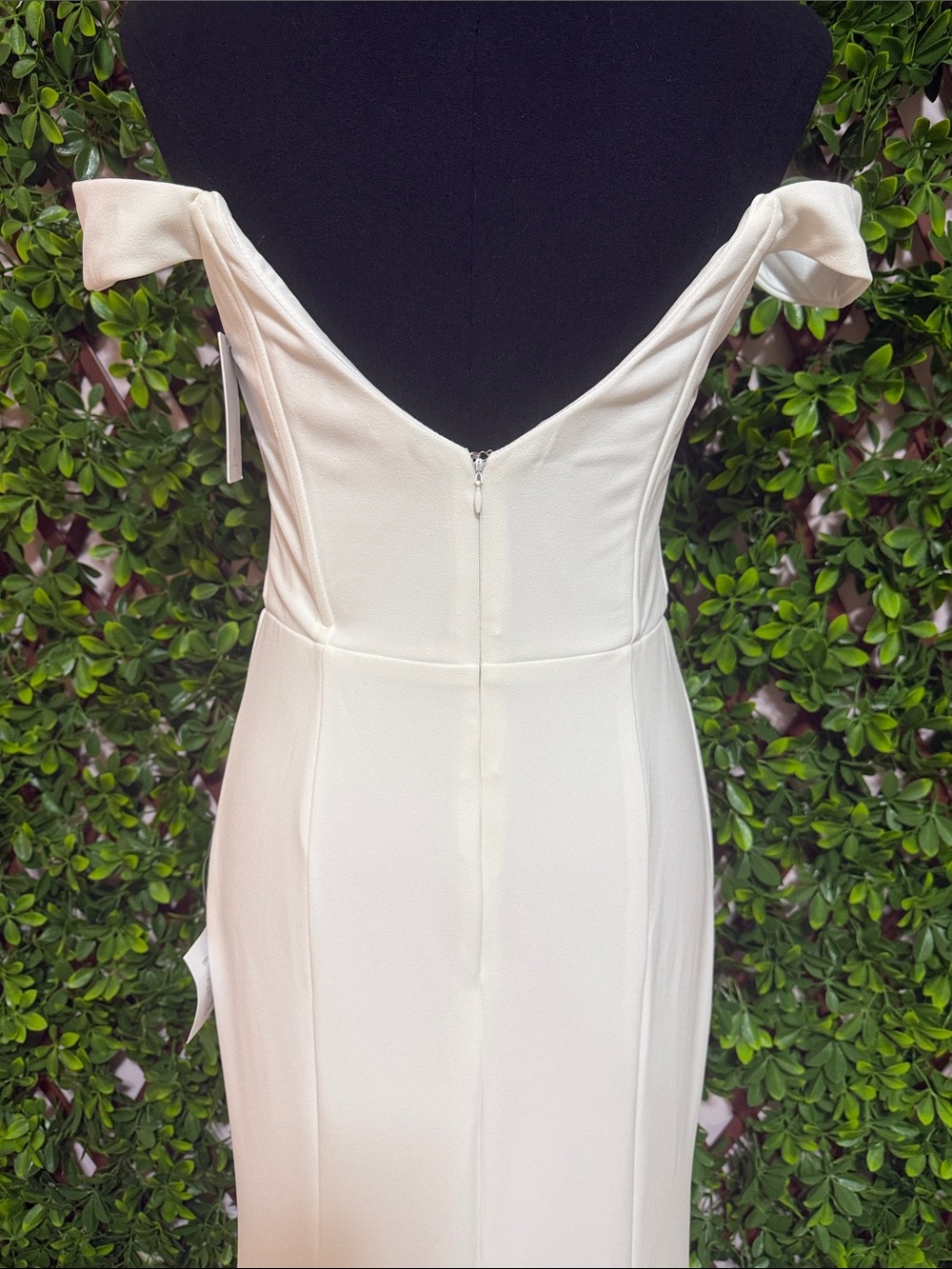 NWT-Idyllic Perfection White Plunge Sleeveless Mermaid Maxi Dress - Picture 11 of 15
